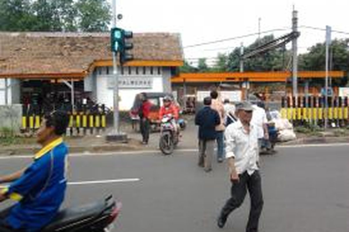 Saat Macet, Polisi Berharap Lampu Lalu Lintas Hanya Berwarna Kuning