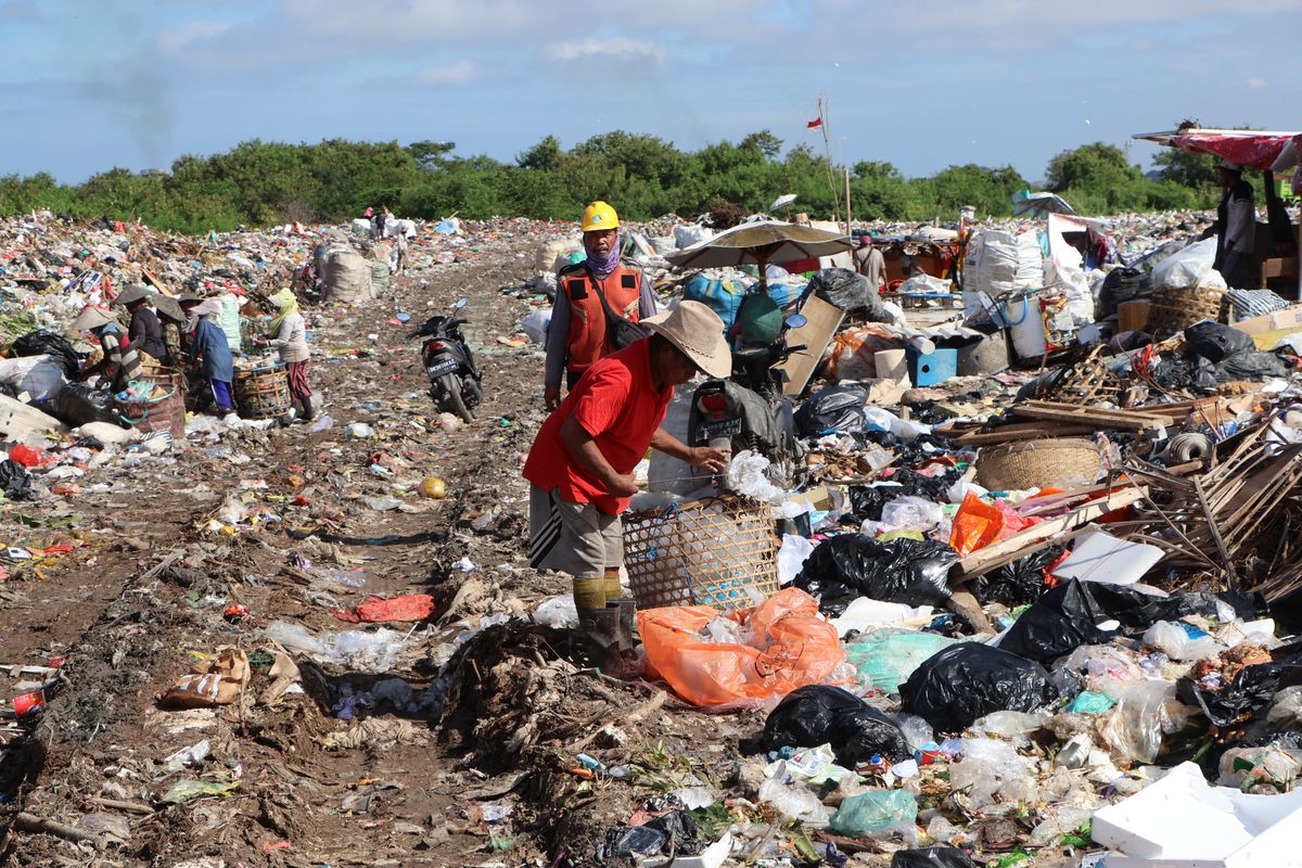 Kondisi sampah di Pulau Bali.