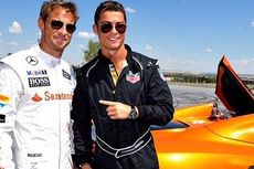 Aksi Cristiano Ronaldo Kendarai McLaren P1