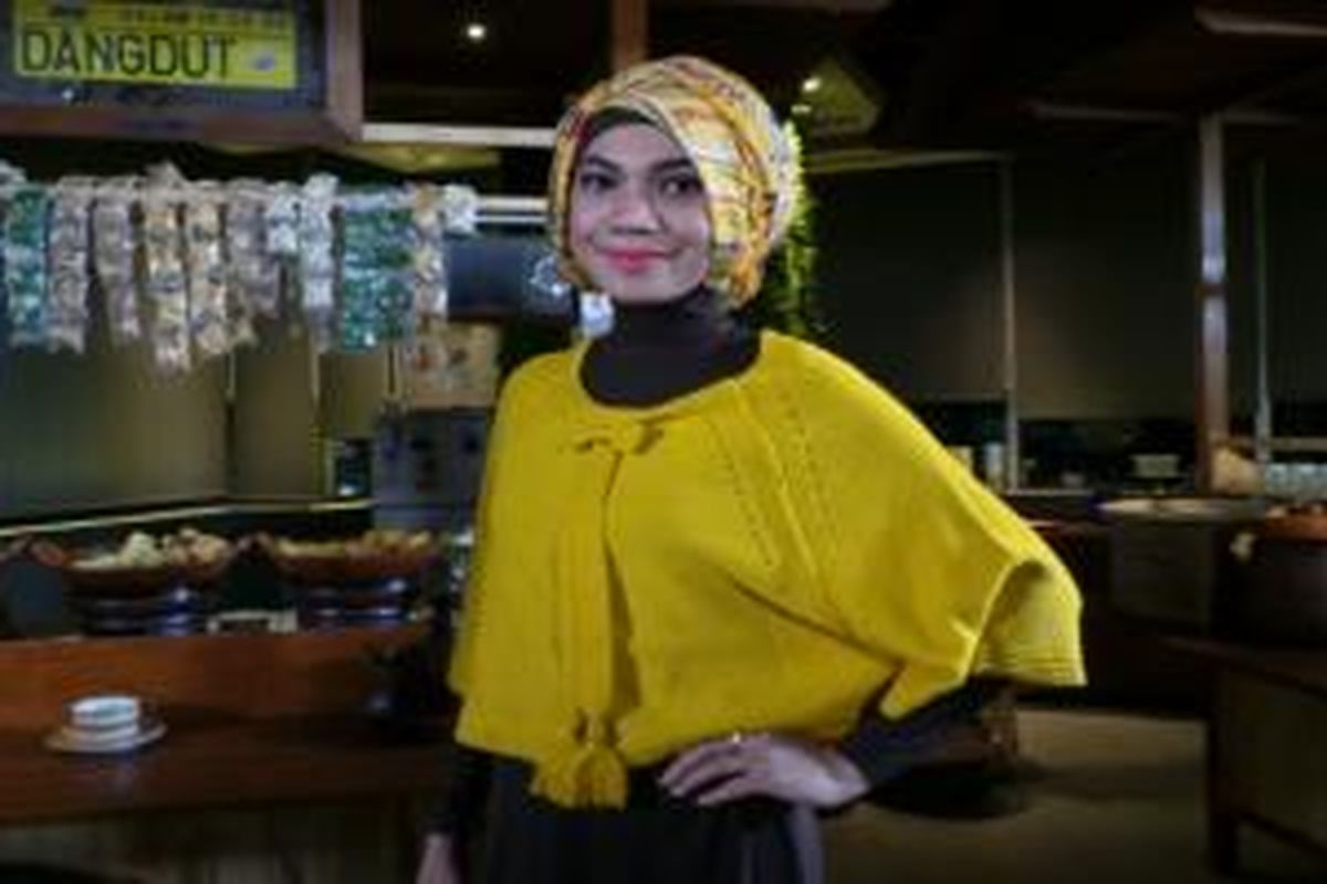 Indah Nevertari tampil dalam program musik Warung Warner atau WarWar yang ditayangkan secara langsung melalui jaringan internet (live streaming) di Kompas.com, Rabu (1/4/2015), pukul 19.00 WIB.