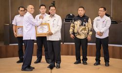Pemkot Pekanbaru Raih Predikat Informatif di KI Riau Award 2025