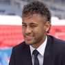Gaya Lewis Hamilton dan Neymar Jr di LFW