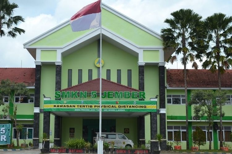 Ratusan tablet milik SMKN 5 Jember  yang hendak digunakan untuk pembelajaran raib dicuri maling 