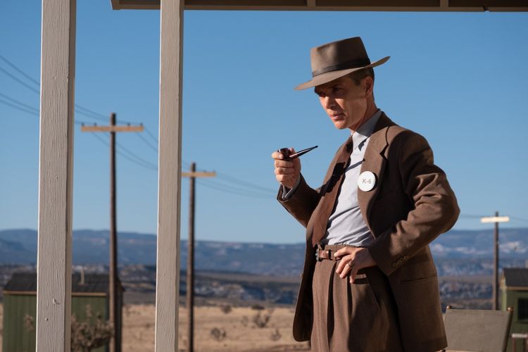 Aktor Cillian Murphy berperan sebagai J. Robert Oppenheimer dalam film terbaru karya Christopher Nolan.
