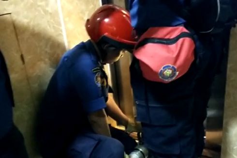 Kisah Penyelamatan Lansia yang Terjebak Dalam Lift Gedung di Pancoran