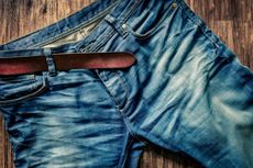 6 Trik Mudah untuk Meregangkan dan Mengecilkan Celana Jins