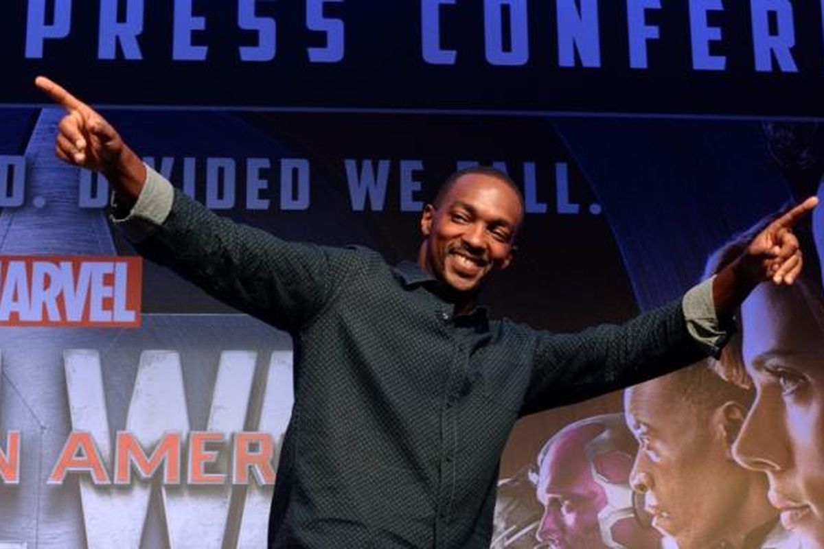 Aktor Anthony Mackie berpose setelah menghadiri konferensi pers dalam rangka promosi film Captain America: Civil War di Marina Bay Sands, Singapura, Kamis (21/4/2016). 