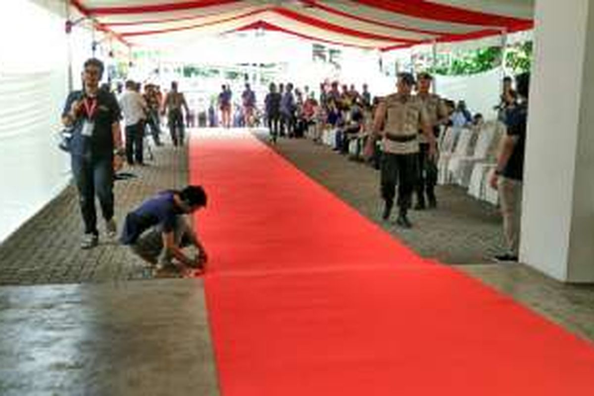 Komisi Pemilihan Umum (KPU) DKI Jakarta melakukan persiapan untuk masa pendaftaran bakal pasangan calon gubernur dan wakil gubernur pada Pilkada DKI Jakarta di Kantor KPU DKI, Jalan Salemba Raya, Jakarta Pusat, Rabu (21/9/2016).