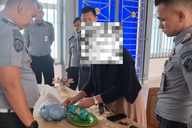 Mahasiswi Selundupkan Sabu ke dalam Lapas di Pekanbaru, Mengaku Tak Tahu Ada Narkoba dalam Makanan yang Diantarkan