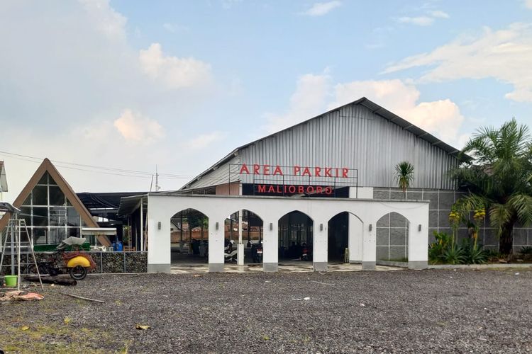 Eks Menara Kopi lokasi pengganti TKP ABA, masih belum beroperasi karena masih dalam tahap pembersihan oleh jukir dan pedagang senin (9/6/2025).