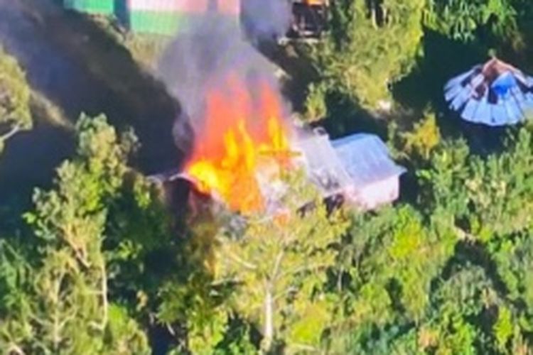 Rumah Warga di Puncak Papua Tengah Dibakar OPM, Penyisiran Dilakukan