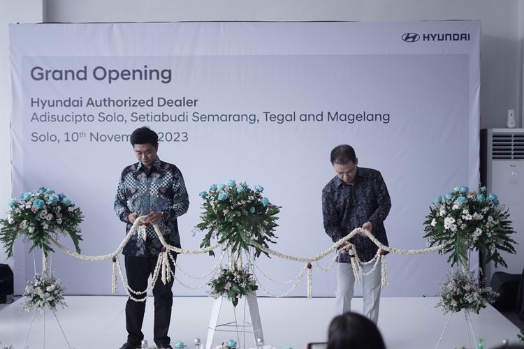 Seremoni pembukaan empat dealer terbaru Hyundai di Jawa Tengah        
