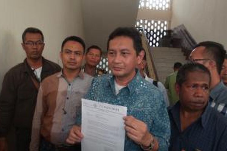 Mantan Kadishub DKI Jakarta Udar Pristono jelang sidang gugatannya terhadap sejumlah instansi terkait tuduhan tindak pidana pencucian uang, di Pengadilan Negeri Jakarta Pusat, Rabu (18/3/2015)