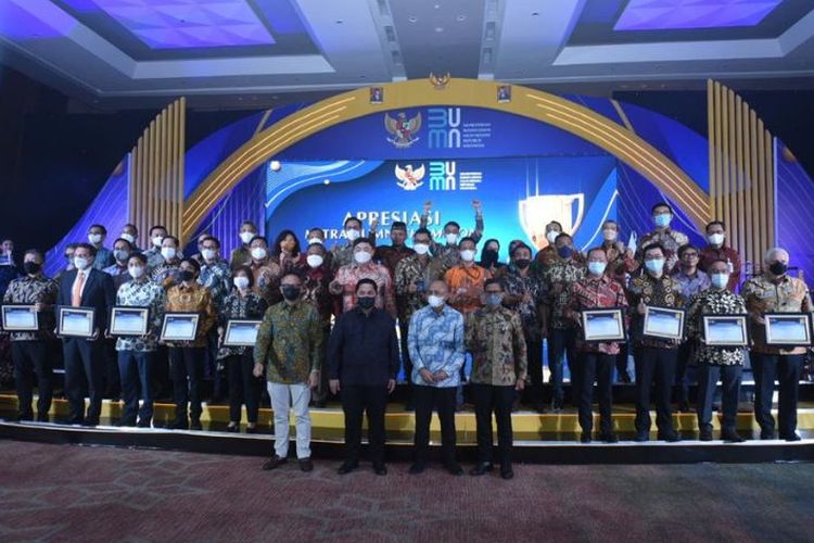 PT Pertamina (Persero) memperoleh penghargaan terbaik kedua sebagai ?National Champion Kreditur dan Buyer? serta terbaik ketiga sebagai ?National Champion Kategori Vendor atau Pemasok? dalam acara Apresiasi Mitra BUMN Champion 2022 di Ballroom Grha Pertamina Persero, Jakarta, Senin (9/5/2022) 