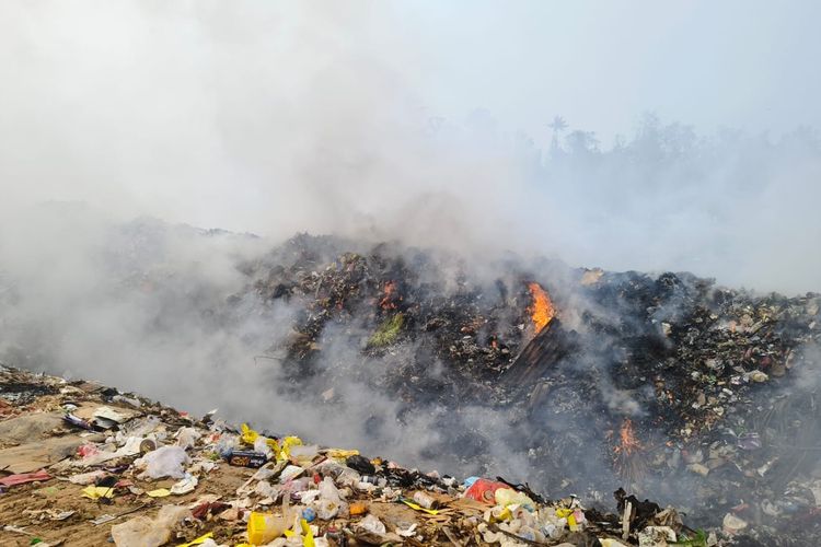 Sepekan TPA Sorong-Makbon Terbakar, Perburuk Kabut Asap di Sorong