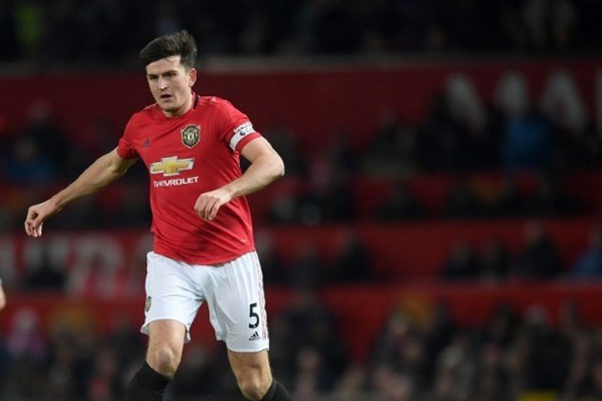Harry Maguire dari Manchester United beraksi saat pertandingan Liga Premier antara Manchester United dan Aston Villa di Old Trafford