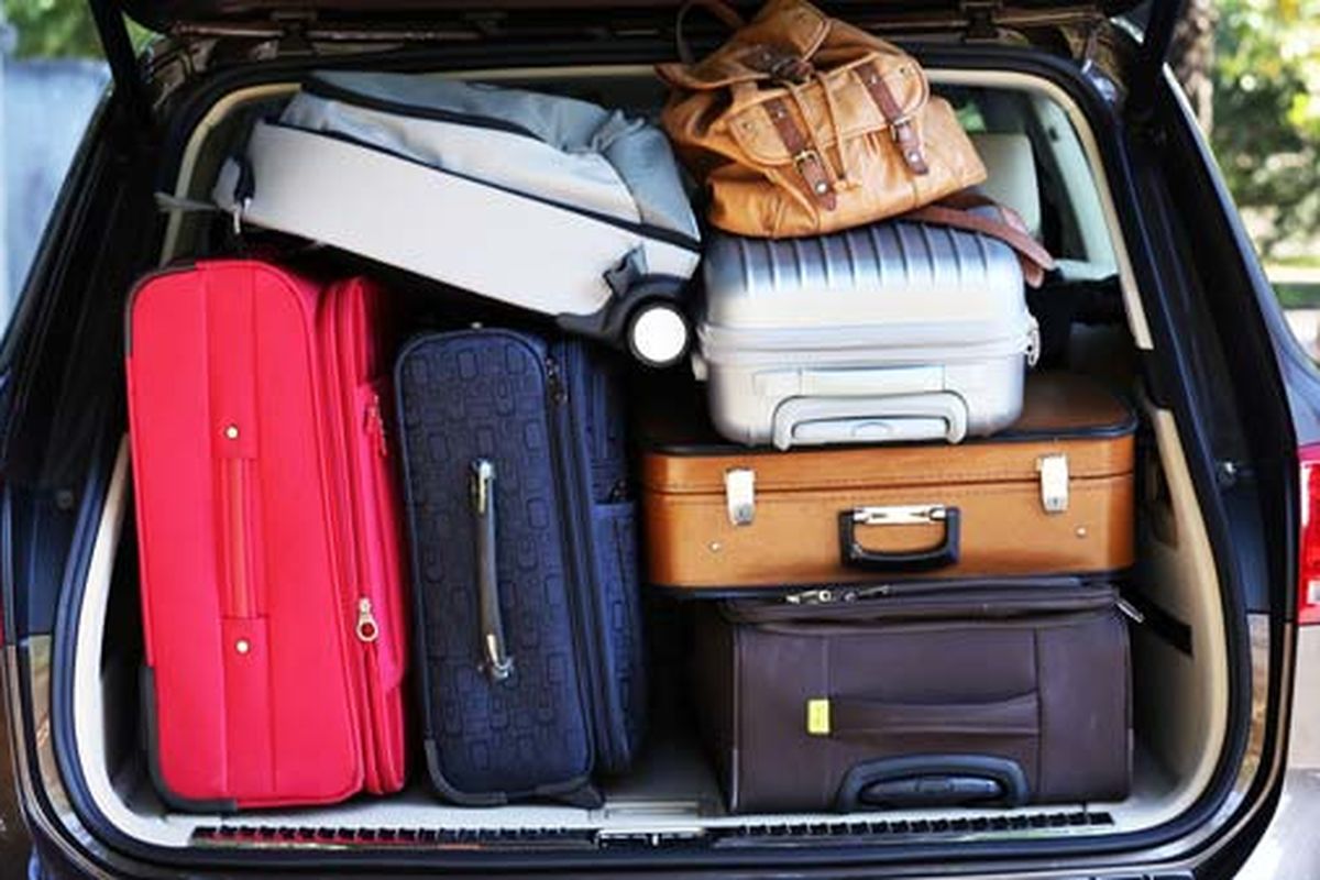 Ilustrasi bagasi mobil yang overload