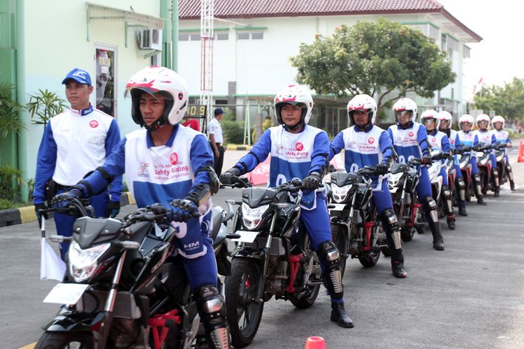 AHM kembali menyelenggarakan kompetisi instruktur safety riding skala nasional di Surabaya, Rabu (16/5/2017).