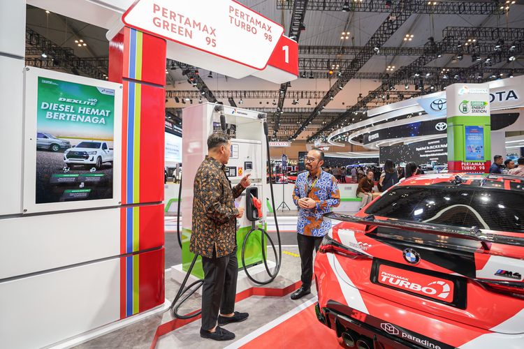 PT Pertamina Patra Niaga menyambut era energi bersih di ajang Gaikindo Indonesia International Auto Show (GIIAS) 2024 dengan memperkenalkan berbagai inisiatif dan produk energi bersih yang mendukung perkembangan dunia otomotif nasional di ICE BSD City, Tangerang, pada Kamis pagi (18/7/2024).