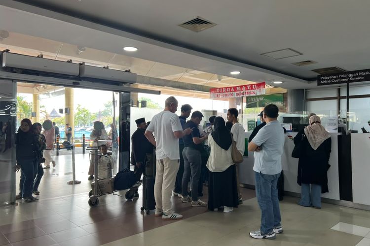 Erupsi Anak Krakatau, 2.318 Penumpang di Bandara Minangkabau Terdampak Pembatalan Penerbangan