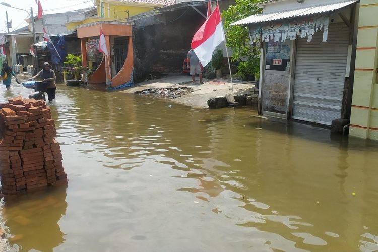 Kondis banjir rob di Kawasan Tambaklorok, Kota Semarang, Jawa Tengah. Senin (15/8/2022)