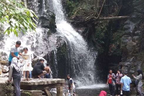 Pesona Air Terjun Guruh Gemurai di Riau