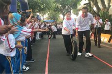Bersama Anak-anak, Jokowi Jajal Permainan Tradisional Gobak Sodor hingga Engklek