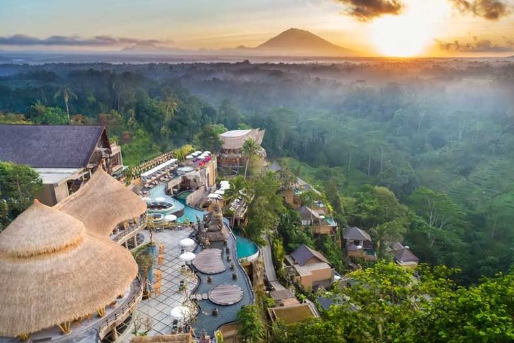 Kolam renang di The Kayon Jungle Resort