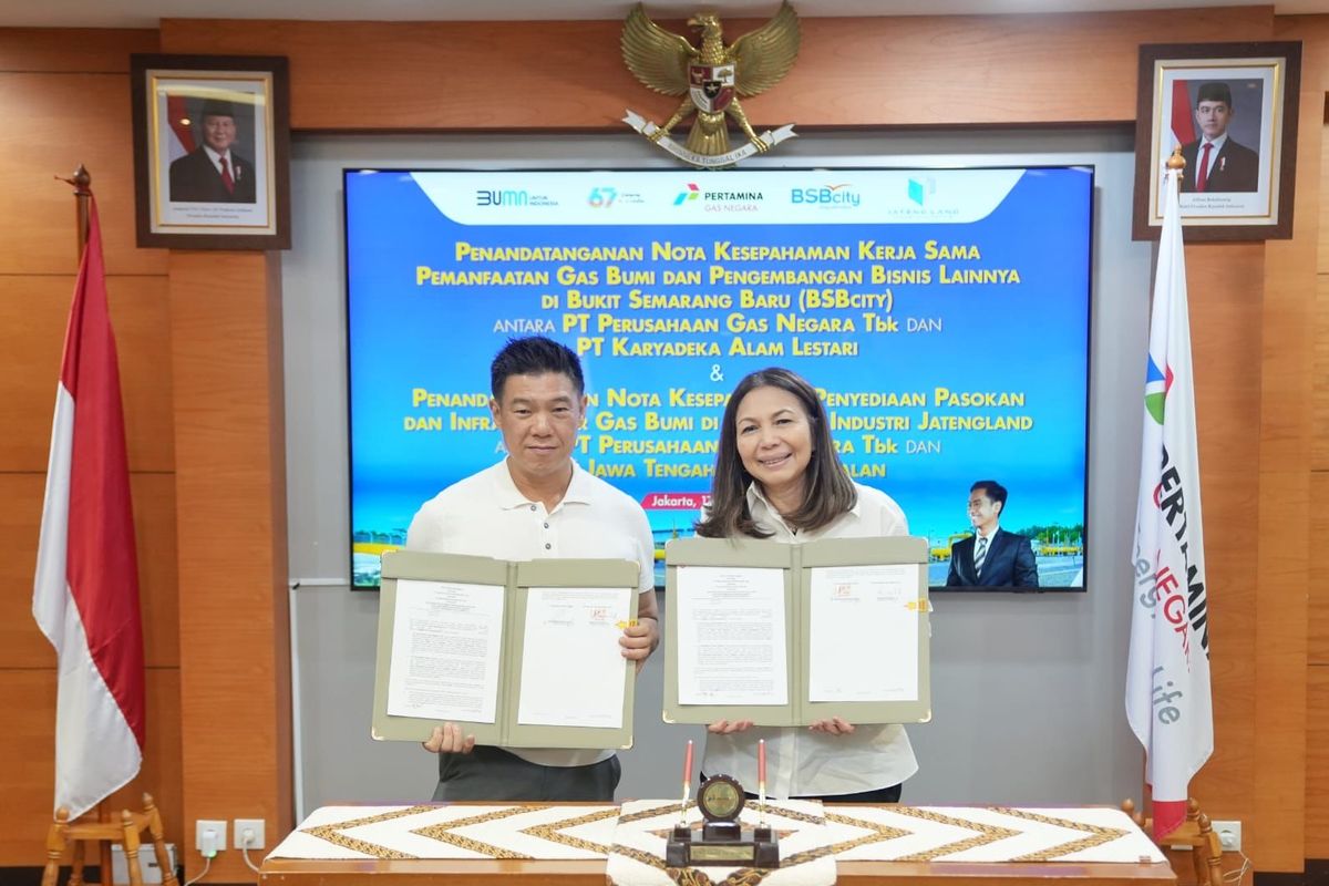 Penandatangan nota kesepahaman (MoU) Kerja Sama Pemanfaatan Gas Bumi dan Pengembangan Bisnis Lainnya antara PGN dan PT Karyadeka Alam Lestari selaku pengembang kawasan BSB City, Senin (17/3/2025).