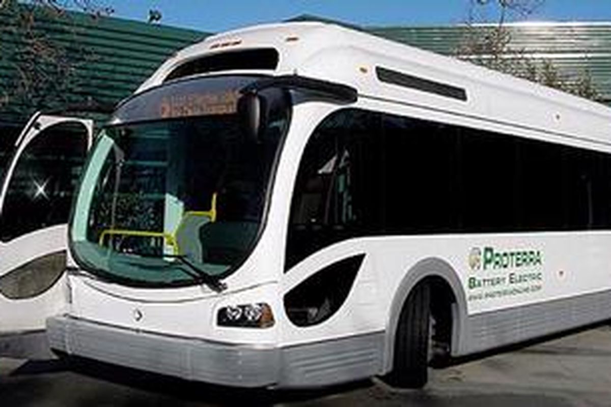 Bus Listrik dengan baterai Lithium-Titanate yang bisa diisi lebih cepat