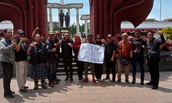 Publik Kawal Putusan MK, PDI-P Jatim: Gelombang Kesadaran Rakyat Pasti Akan Muncul