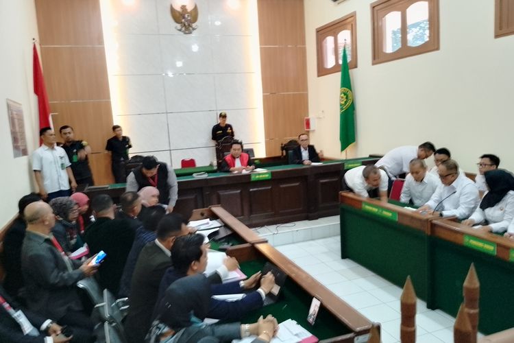 Situasi jalannya Sidang Praperadilan yang diajukan oleh tersangka pembunuh Vina dan Eki, Pegi Setiawan di Pengadilan Negeri Bandung Kelas IA, Senin (1/7/2024).