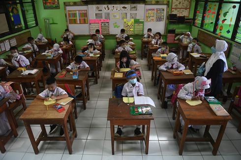 Wali Kota Sebut Semua Sekolah di Jaksel Sudah Gelar PTM 100 Persen