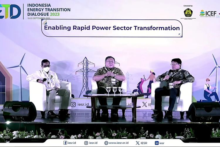 Tangkapan layar diskusi dalam Indonesia Energy Transition Dialogue 2023 yang digelar IESR dan Indonesia Clean Energy Forum (ICEF) yang bekerja sama dengan Kementerian Energi dan Sumber Daya Mineral (ESDM) di Jakarta, Senin (18/9/2023).