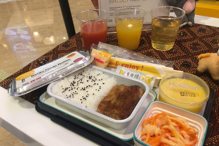 Chicken Steak, salah satu menu makanan baru dalam penerbangan Garuda Indonesia kolaborasi dengan Hokben, Kamis (29/11/2018). 