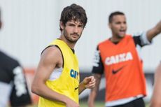 Pato Tinggalkan Corinthians Setelah Serangan 