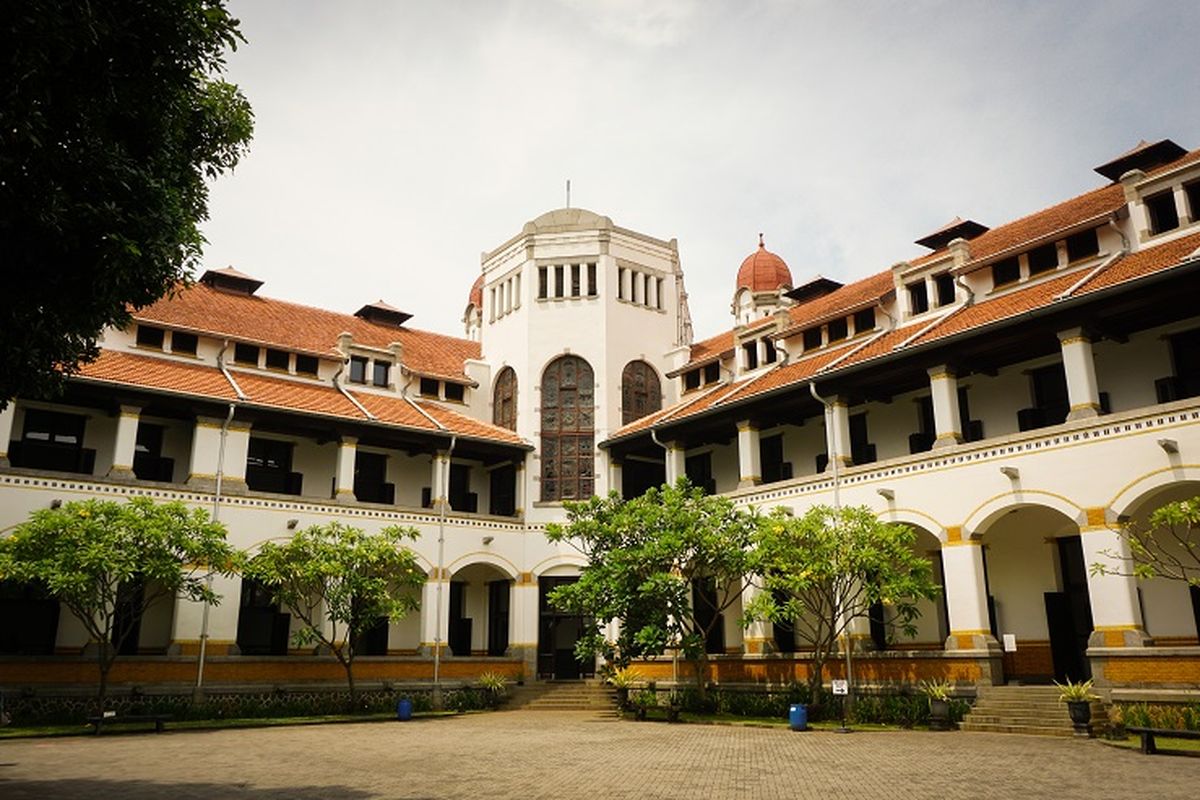 Ilustrasi Lawang Sewu, Semarang.