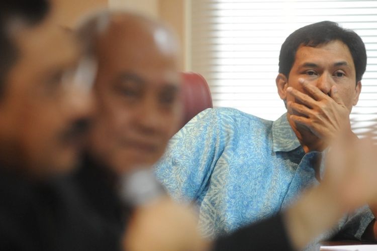 Munarman saat menjadi pembicara dalam diskusi 'Manfaat dan Mudharat Ormas, di Gedung MPR/DPR/DPD, Senayan, Jakarta, Jumat (17/2). Diskusi membahas polemik pembubaran organisasi massa yang bertindak anarkis. 