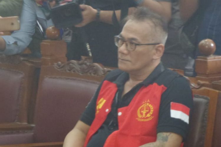 Tio Pakusadewo menjalani sidang pembacaan dakwaan Pengadilan Negeri Jakarta Selatan, Senin (30/4/2018) terkait kasus dugaan penyalahgunaan narkotika.
