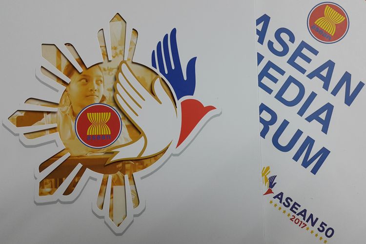 Logo ASEAN 50 Tahun. 