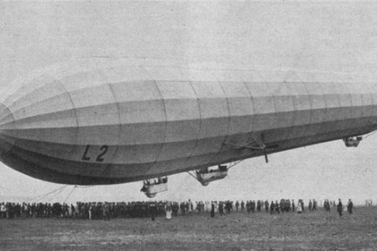 Pesawat Zeppelin LZ-18 L-2 di Berlin Johannistal. (zeppelinhistory.com)