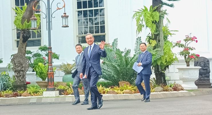 Bertemu Menlu Wang Yi, Jokowi Dorong China Ikut Bangun Transportasi di IKN