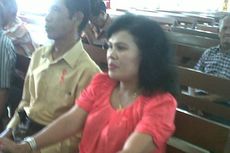 Peringati HIV AIDS, Jemaat Gereja Kenakan Pita Merah 