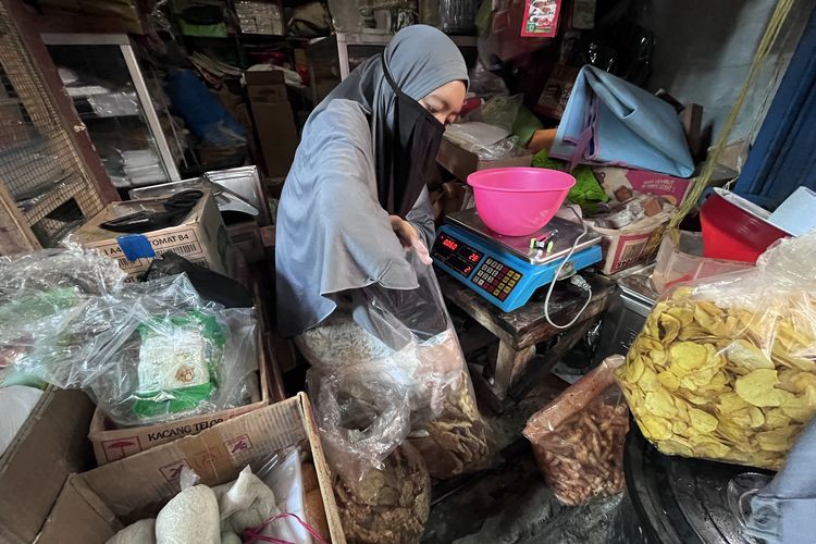 Plastik untuk Daging Kurban Mulai Diburu di Pangandaran, Harga Melonjak Jelang Iduladha