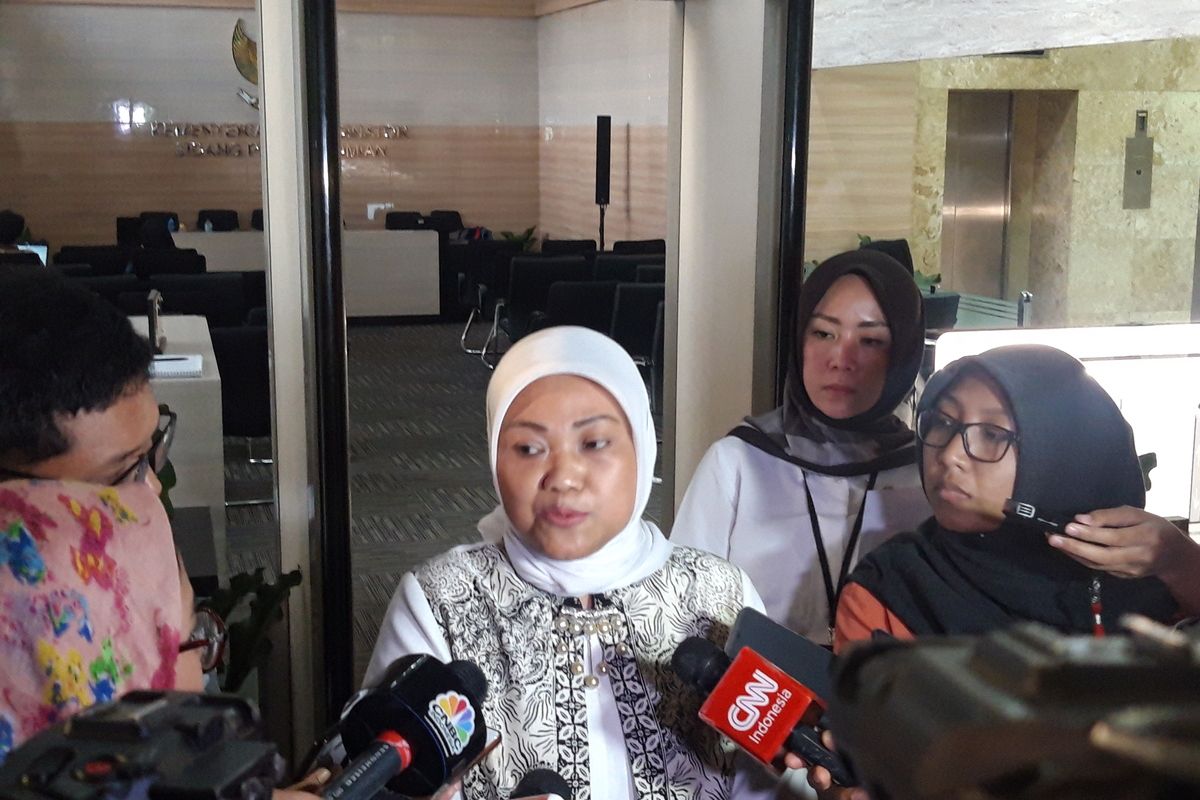 Menteri Ketenagakerjaan Ida Fauziyah di Kementerian Koordinator Bidang Perekonomian, Jakarta, Senin (3/2/2020).