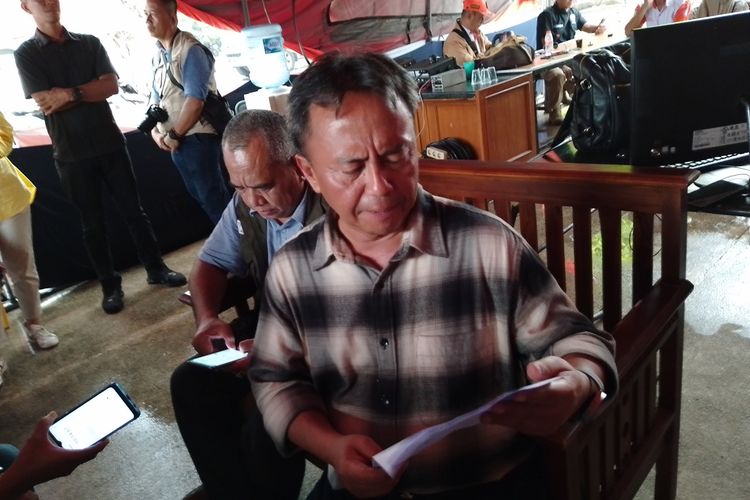 Pj Bupati Sumedang Herman Suryatman saat jumpa pers update gempa Sumedang, Kamis (4/1/2024). AAM AMINULLAH/KOMPAS.com