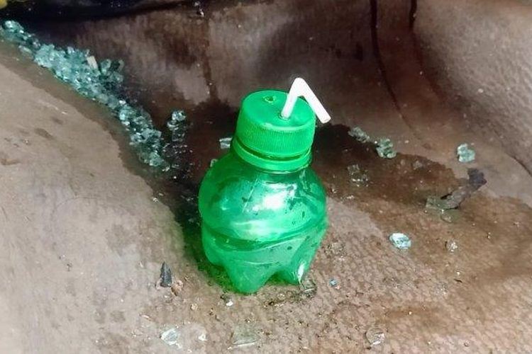 Alat isap sabu jenis bong rakitan ditemukan polisi di dalam truk tronton yang terlibat kecelakaan beruntun di Jalinsum Batubara, Selasa (14/3/2023).