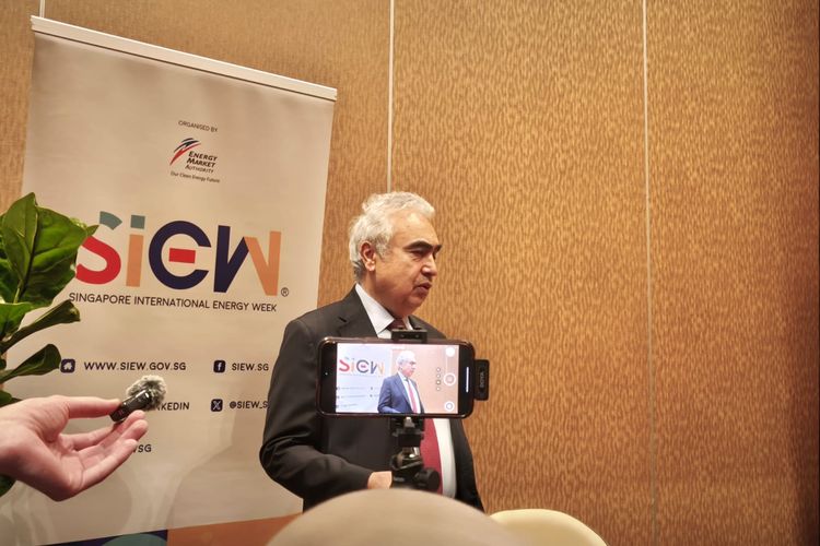 Direktur Eksekutif International Energy Agency (IEA), Fatih Birol di sela-sela acara Singapore International Energy Week (SIEW) 2025.