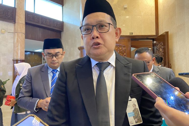 Pemprov Jatim Tambah Helikopter Water Bombing untuk Padamkan Karhutla Bromo