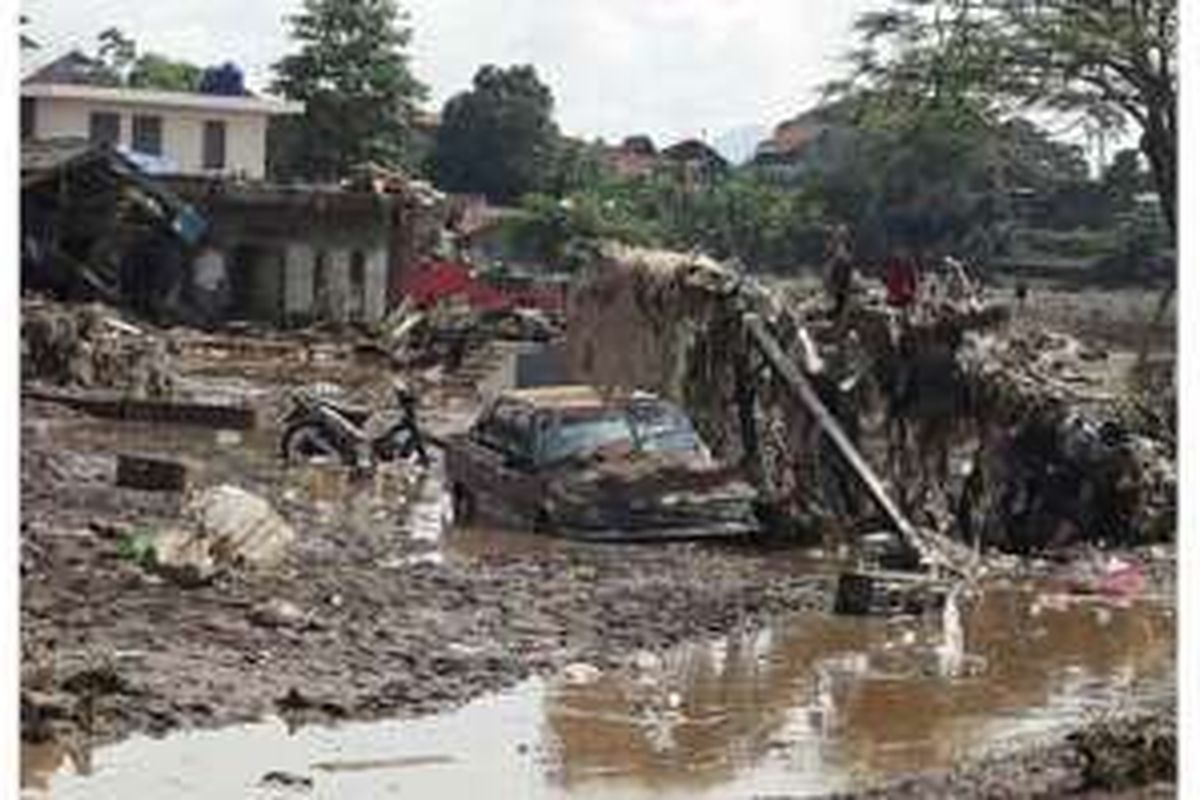 Banjir bandang menerjang 7 kecamatan di Garut, Selasa (20/9/2016).